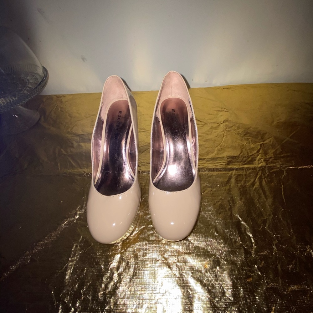Beige heels